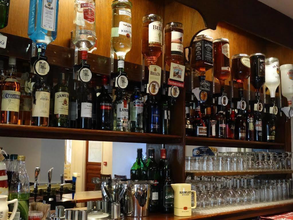 The Red Lion Hotel Oakford エクステリア 写真