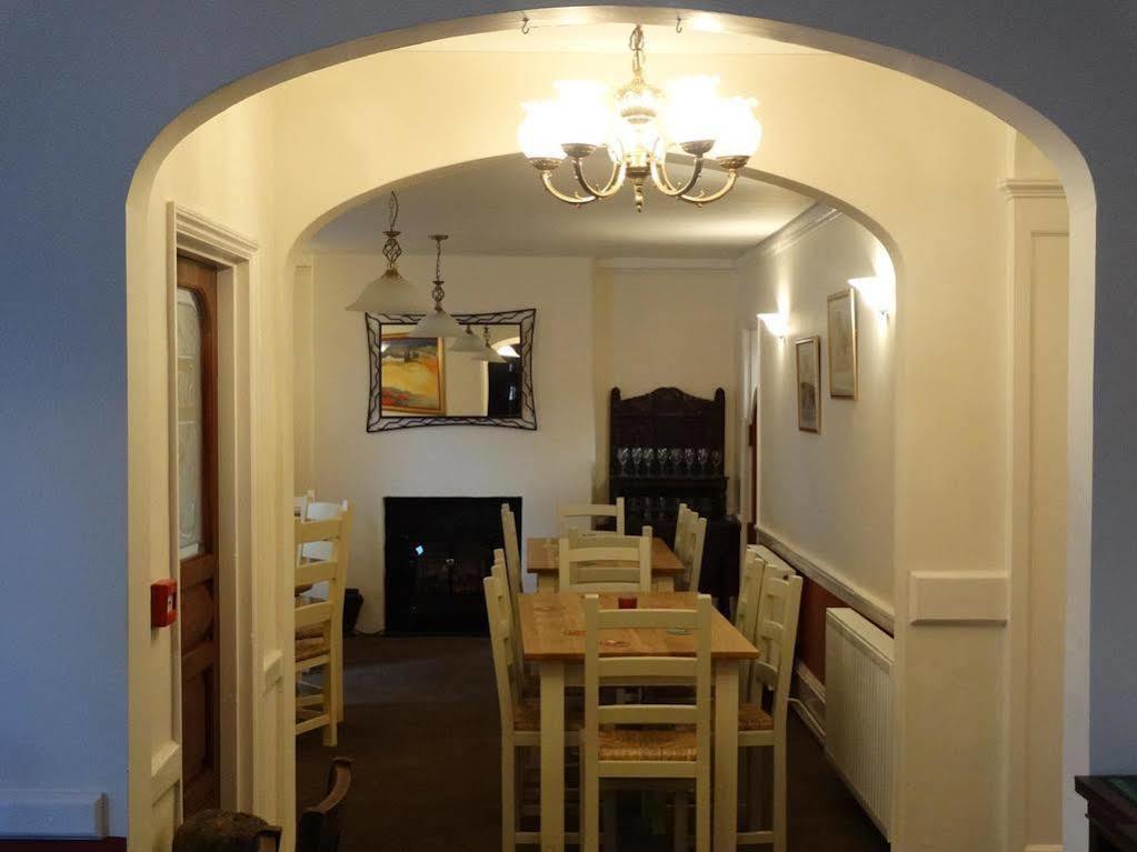 The Red Lion Hotel Oakford エクステリア 写真