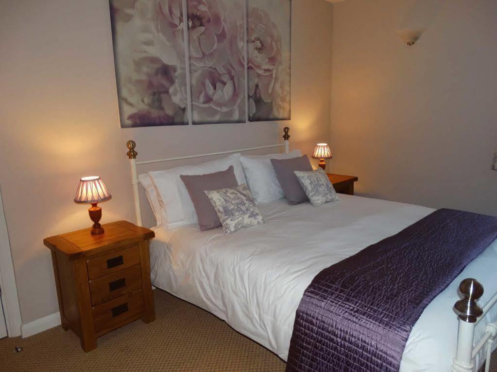 The Red Lion Hotel Oakford エクステリア 写真