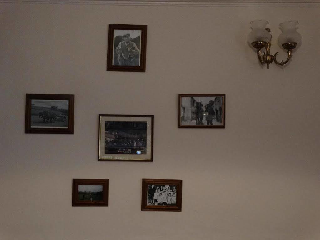 The Red Lion Hotel Oakford エクステリア 写真