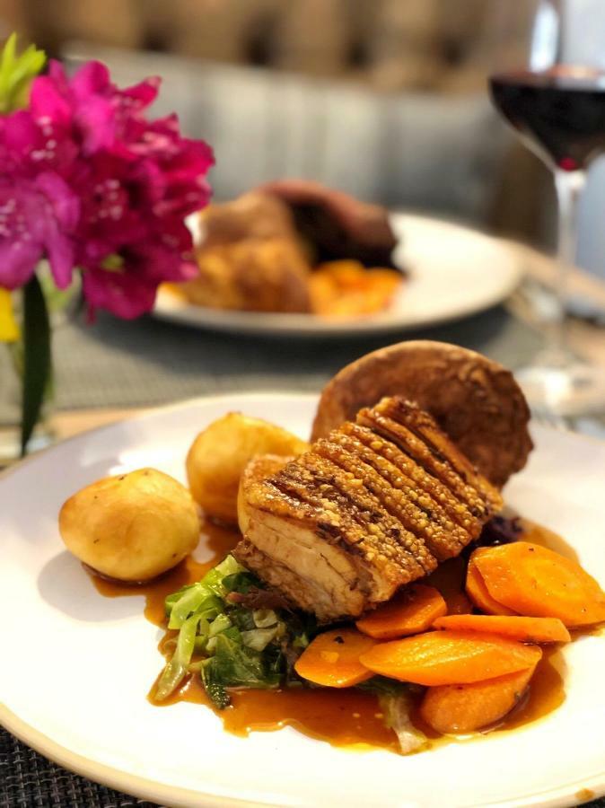 The Red Lion Hotel Oakford エクステリア 写真