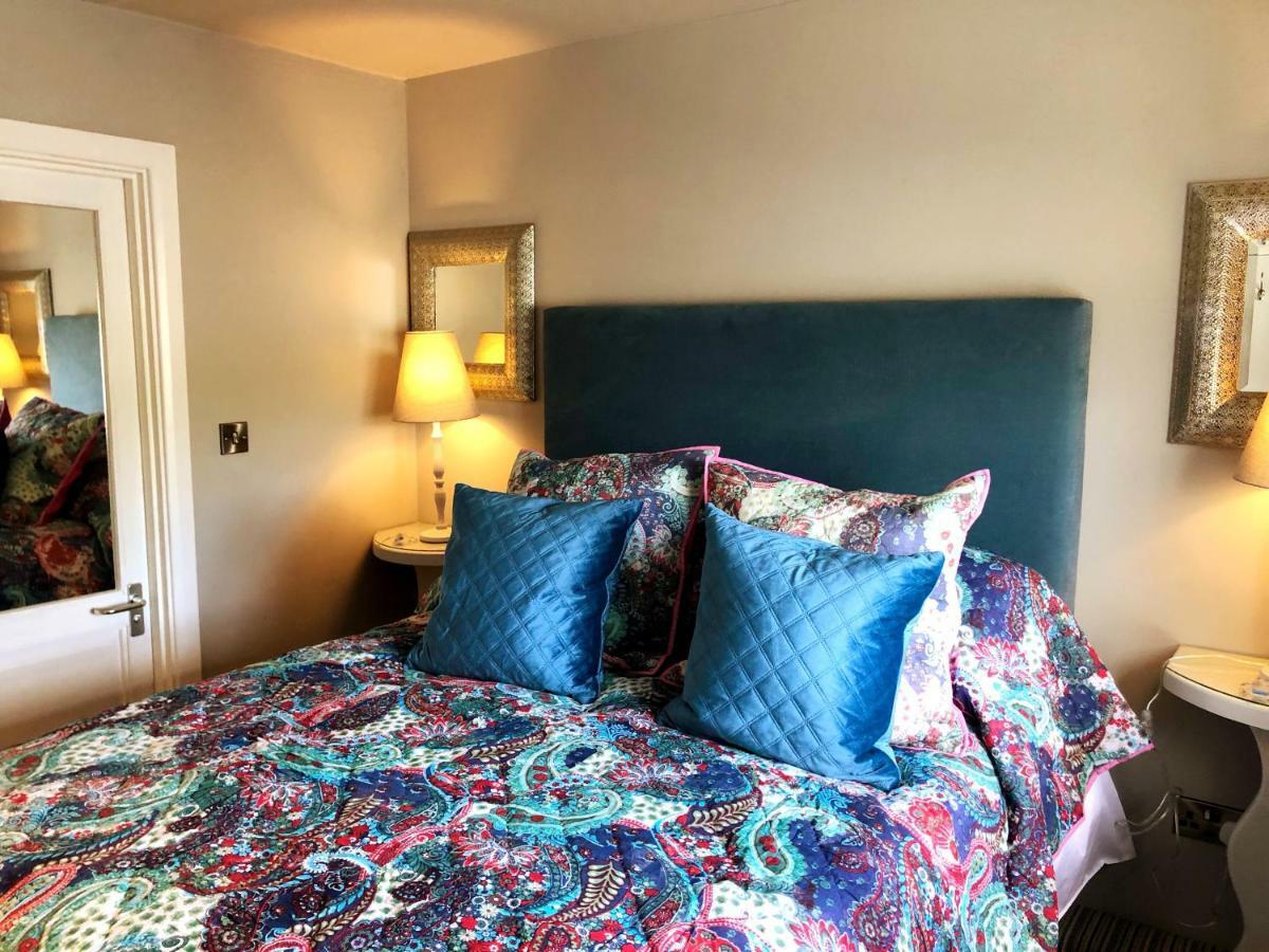 The Red Lion Hotel Oakford エクステリア 写真